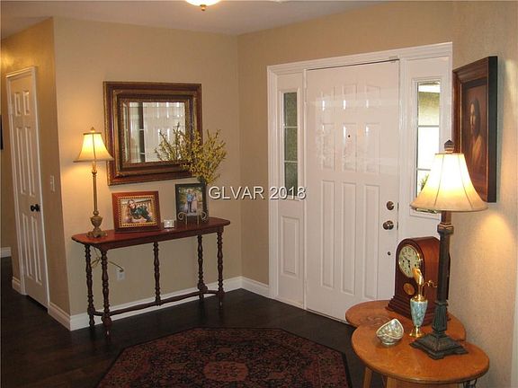 3rd image of 2421 Greens Ave