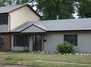 202 Saint Clair Dr, Marquette Heights, IL 61554
