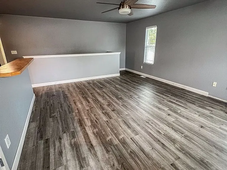 7078 Lee St — Photo 3