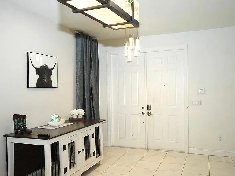 1271 NW Leonardo Cir — Photo 2