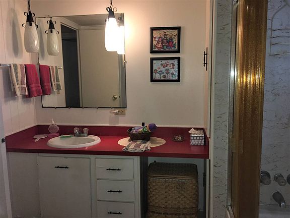 5th image of 66 Kent Dr