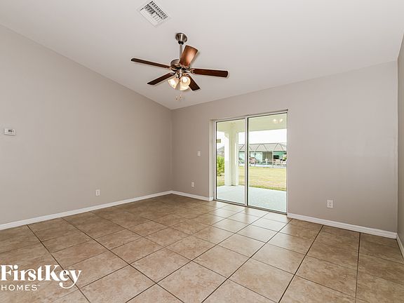 3rd image of 343 NE 10th Terrace Cpe