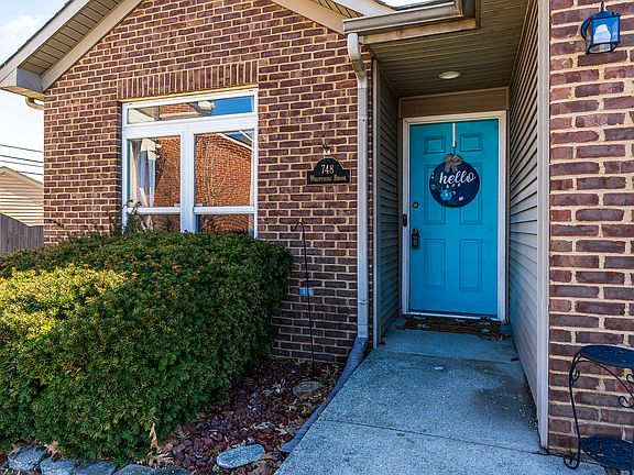3rd image of 748 Whispering Brook Trce