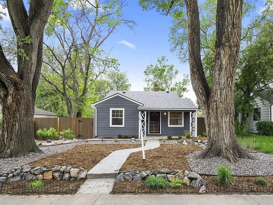 This DU/Porter house is divided into two apartments. The entrance to the basement one bed, one bath unit is on the side of the house through the gate to the left of the house.