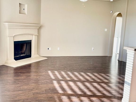 3rd image of 7806 Black Willow Ln