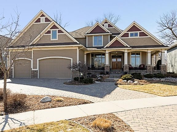 Watch the full tour to see all the great spaces!