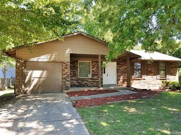 11278 Aspen Woods Dr, Saint Louis, MO 63138