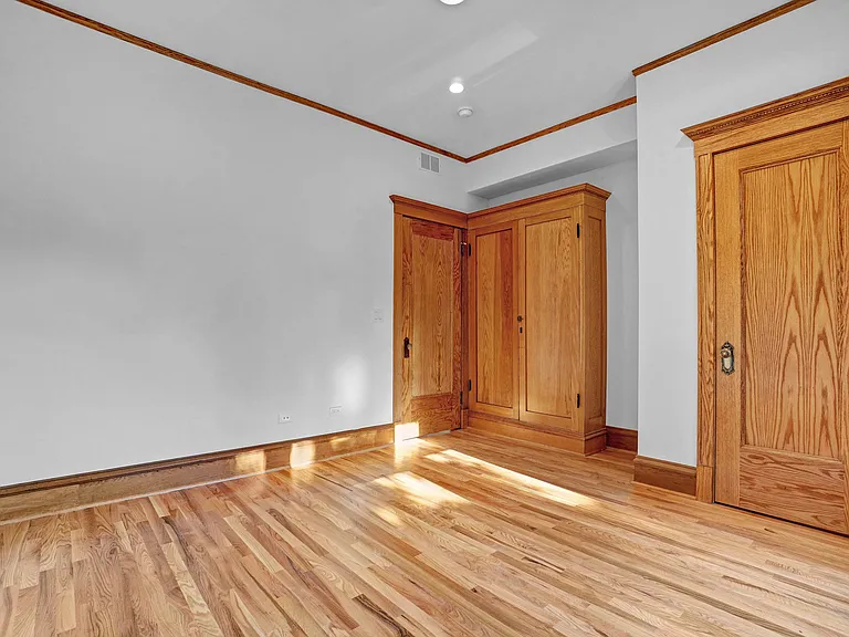 1233 N Hoyne Ave #2 — Photo 10