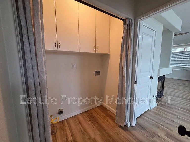 4888 Ellington St — Photo 21