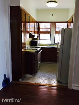 2nd image of 24 Tehama St