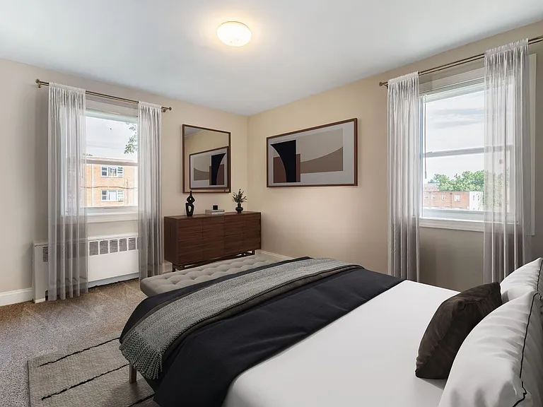 Bedford and Victoria Station Apartments — Photo 10
