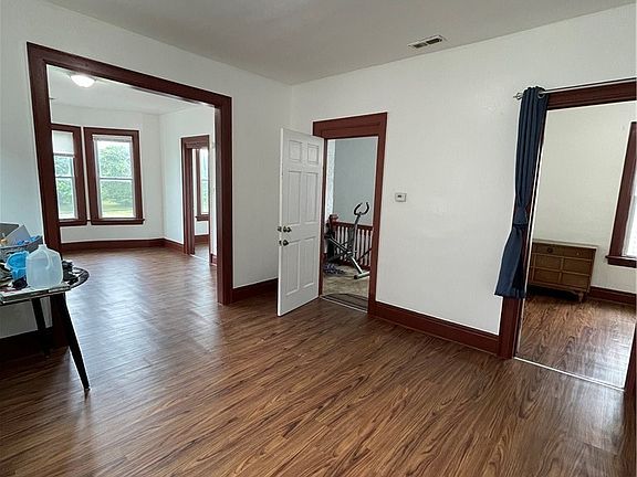 5th image of 298 Winslow Ave #2