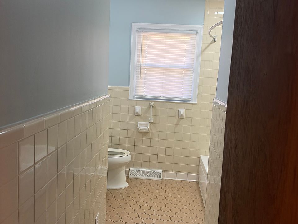 1st image of 217 Starview Ln