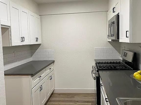 3rd image of 313 E Pine St #16