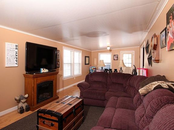 5th image of 556 Central St Lot 114