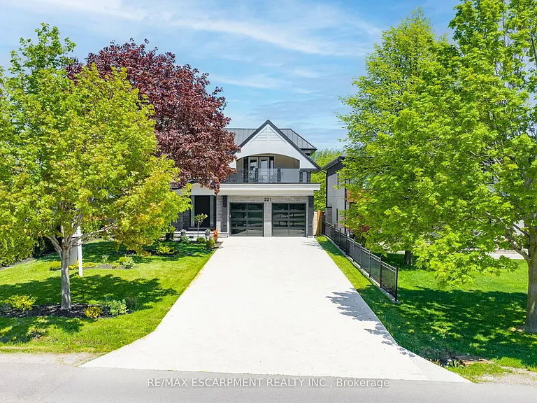 221 Morden Rd E — Photo 49