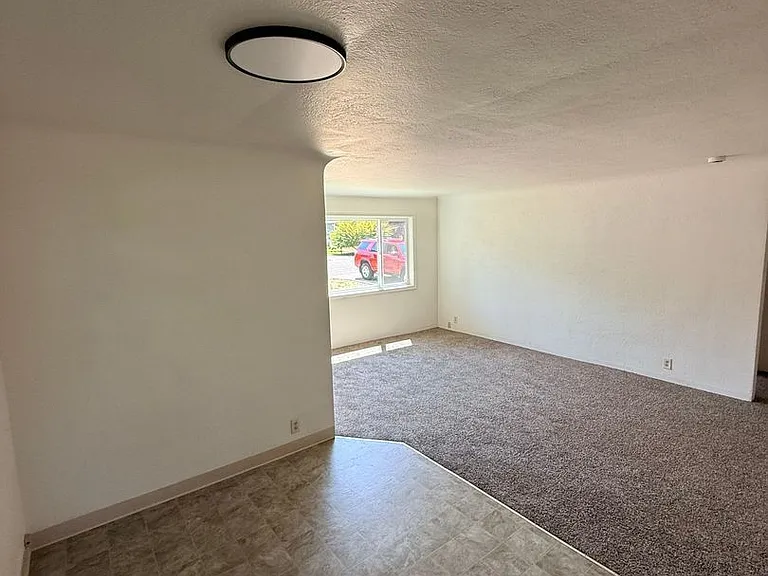 1399 Maclay Dr — Photo 6