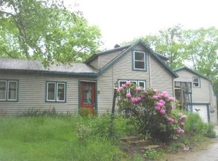 18 Coffeetown Rd, Deerfield, NH 03037