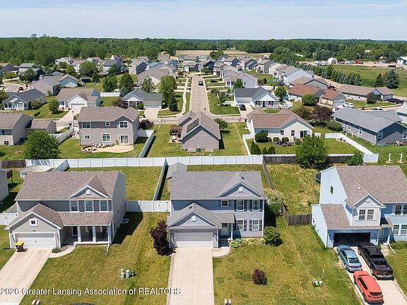 3rd image of 60 Lake Ridge Dr