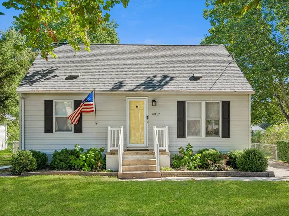 4317 70th St, Urbandale, IA 50322