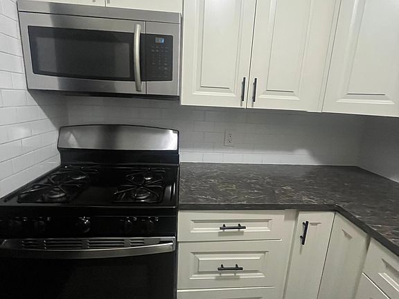 5th image of 565 Grove St APT F12