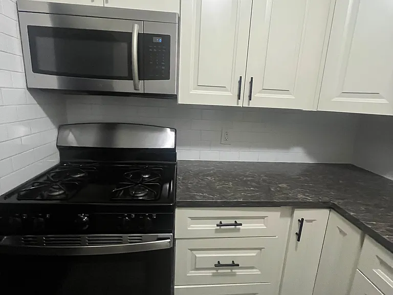 565 Grove St #F12 — Photo 5