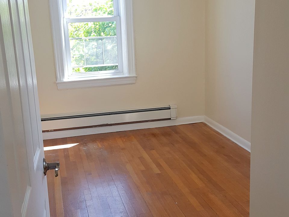 1st image of 3170 Layton Ave #2
