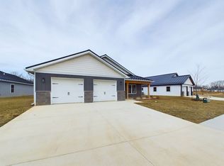 10118 W Sherry Ln, Yorktown, IN 47396