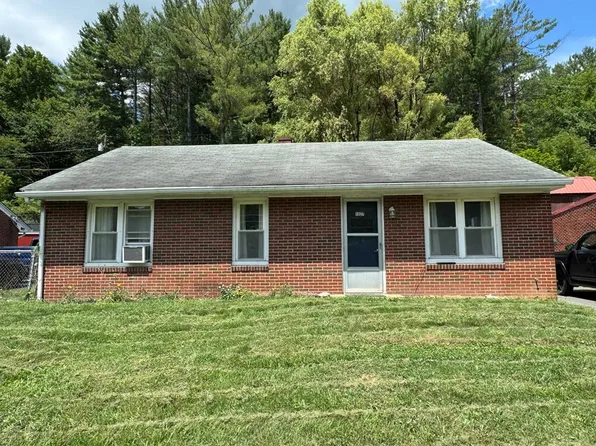 1327 Fincastle Tpke, Tazewell, VA 24651