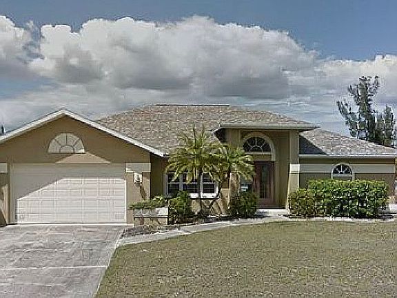 5th image of 2527 SW 39th Ter
