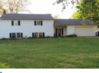 14 Meadow Ln, Ottsville, PA 18942