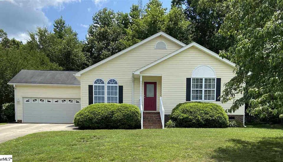 1st image of 18 Luray Dr