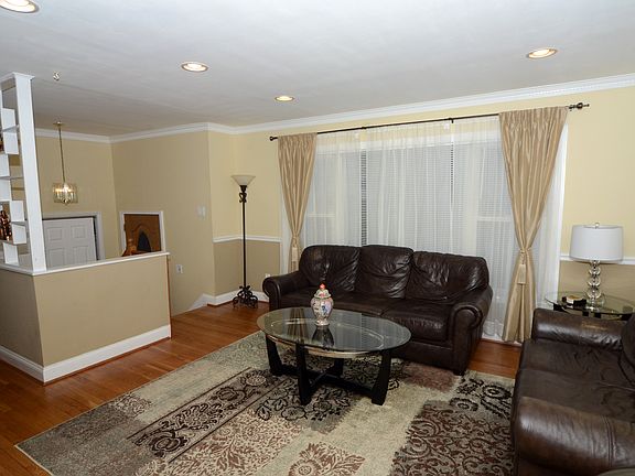 4th image of 4729 Bartram St