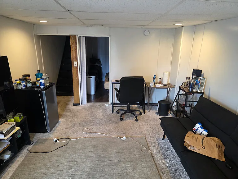 606 W Mulberry St — Photo 3