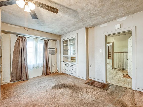 5th image of 2031 1/2 Whitson St