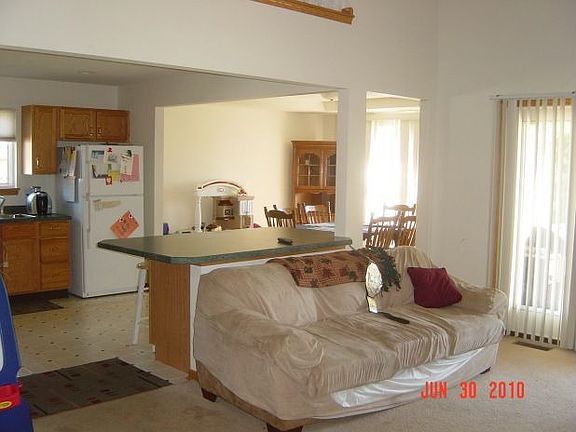 2nd image of 1030 Villa Pl