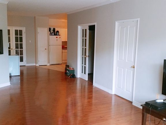 5th image of 255 Keats Way #203