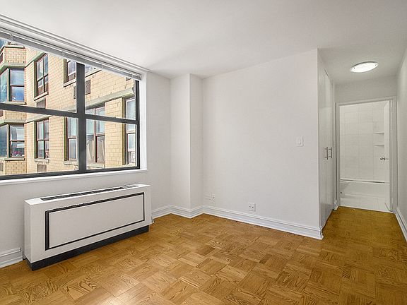 4th image of 400 E 71st St APT 12V