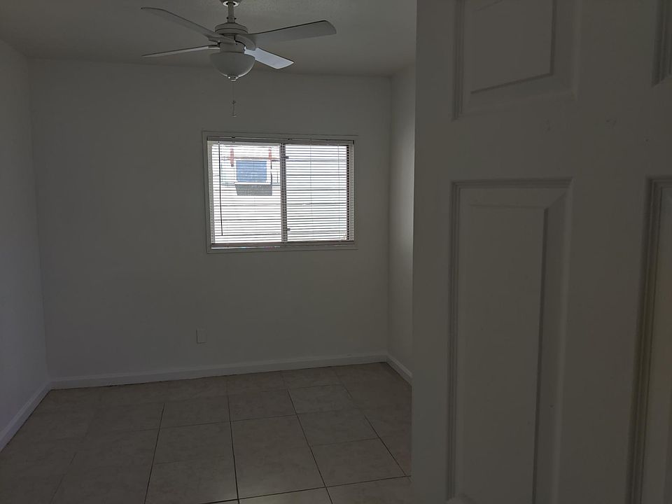 1st image of 318 Muscatel Ave