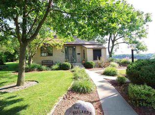 70 34th Ave N, Clinton, IA 52732