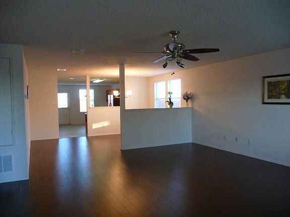 2nd image of 1529 Fieldstone Dr