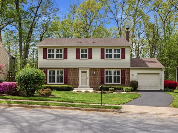 1522 Powells Tavern Pl, Herndon, VA 20170