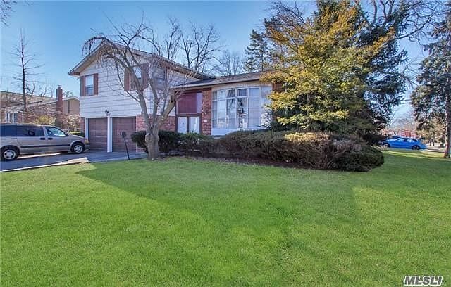 1st image of 30 Maxwell Dr