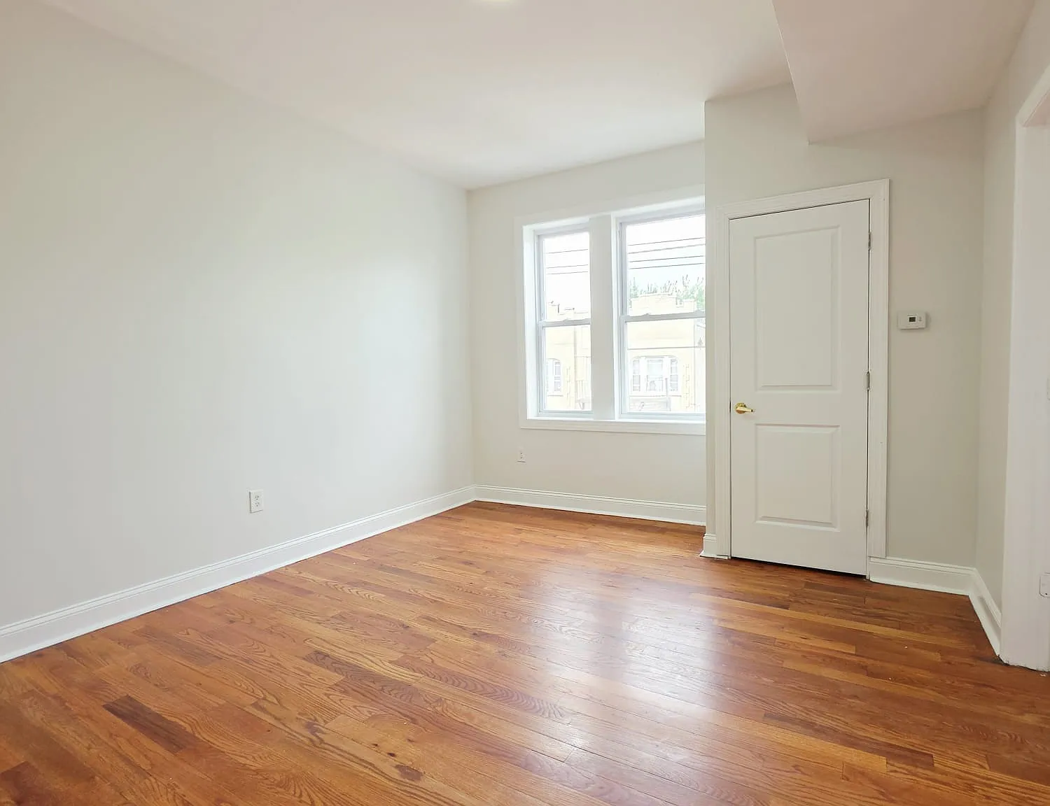 2 bed, 800 sqft, $1,995 — Photo 2