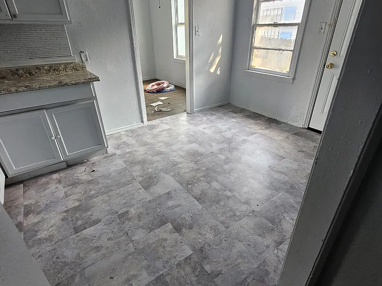 4805 Collins Ave — Photo 11