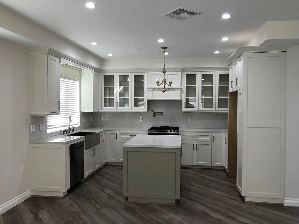 223 W Linden Ave #101
