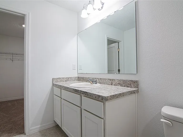 205 Mandovi St — Photo 30