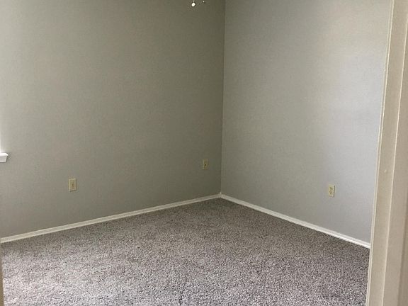 5th image of 3109 W 2nd Ct APT B