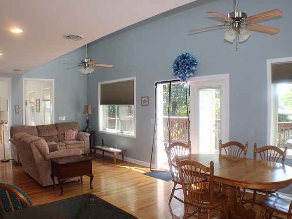 5th image of 368 Clearwater Dr #A