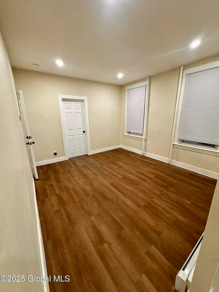 31 Bertha St — Photo 4